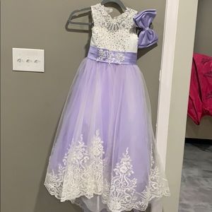 Girls Pageant dress white and lavender sz 4-5t